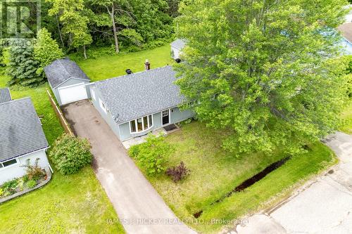 80 Beach Avenue, Deep River, ON 