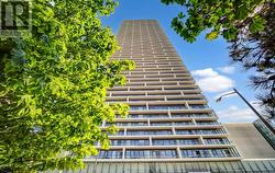 1702 - 898 PORTAGE PARKWAY Vaughan, ON M3B 2M3