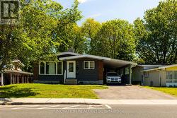 2329 RYDER STREET  Ottawa, ON K1H 6X4