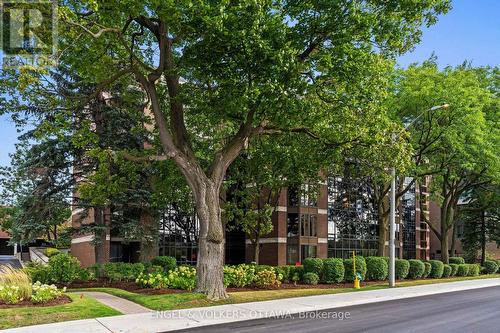 406 - 111 Echo Drive, Ottawa, ON 
