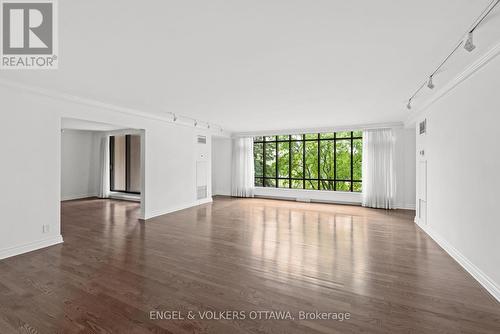 406 - 111 Echo Drive, Ottawa, ON 