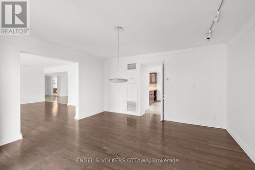 406 - 111 Echo Drive, Ottawa, ON 