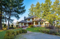 240 Viaduct Ave WESTSaanich, BC V9E 2B6