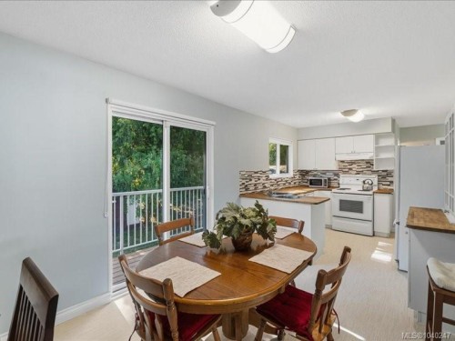 2128 Thomas Park Dr, Nanaimo, BC 