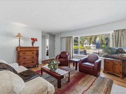 2128 Thomas Park Dr, Nanaimo, BC 