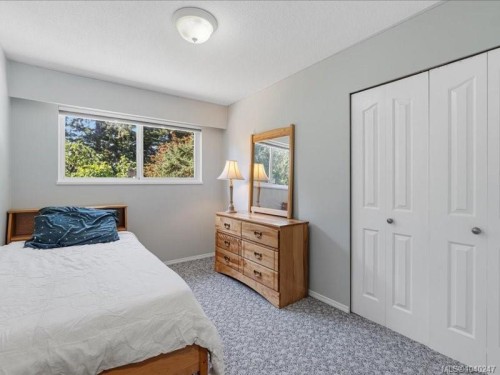 2128 Thomas Park Dr, Nanaimo, BC 