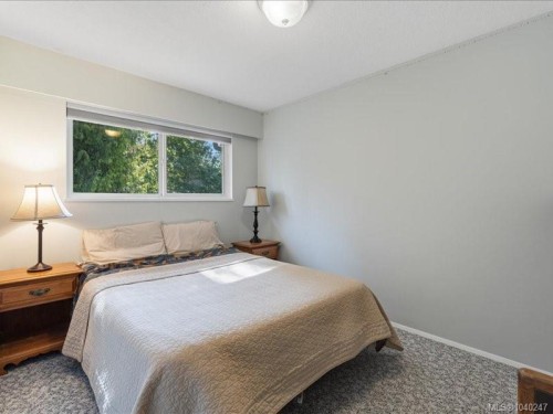 2128 Thomas Park Dr, Nanaimo, BC 