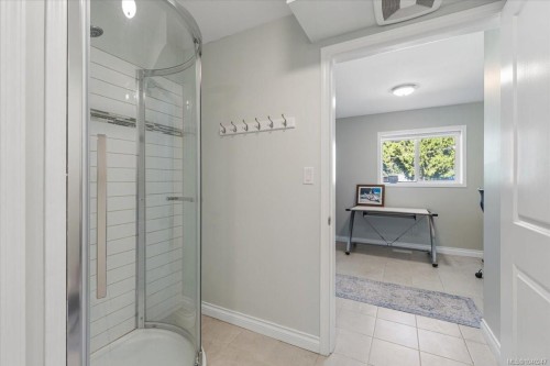 2128 Thomas Park Dr, Nanaimo, BC 