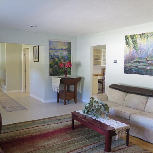 2128 Thomas Park Dr, Nanaimo, BC 