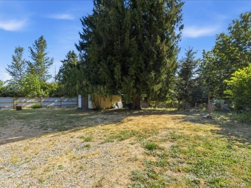 2128 Thomas Park Dr, Nanaimo, BC 