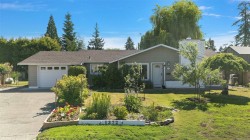 1372 Rafiki Pl Central Saanich, BC V8M 1G5