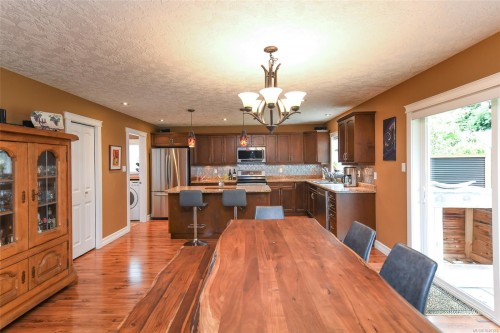 2452 Avro Arrow Dr, Comox, BC 