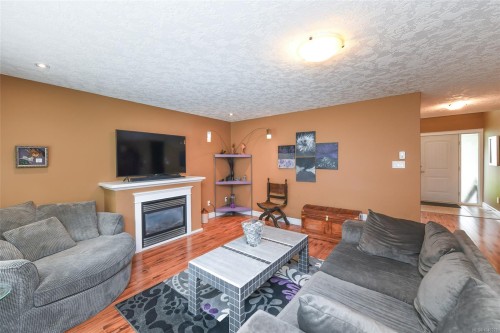 2452 Avro Arrow Dr, Comox, BC 