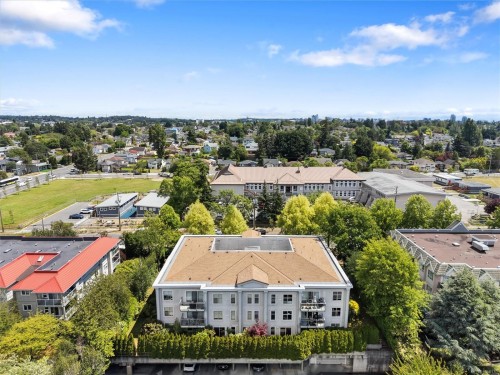 #407-3160 Albina St, Saanich, BC 