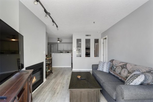 #407-3160 Albina St, Saanich, BC 