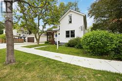 112 ESSEX STREET Sarnia, ON N7T 4R7