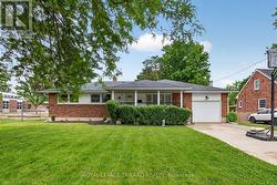279 FOREST AVENUE St. Thomas, ON N5R 2K5