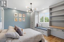 Upstairs to 3 bedrooms - 