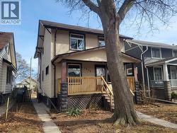 1524 LINCOLN Unit# MAIN FLOOR Windsor, ON N8Y 2J4