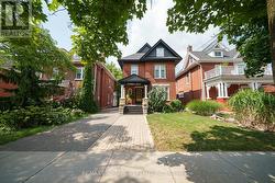 8 WILLIAM STREET Brantford, ON N3T 3K1
