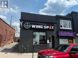 9 CLAPPERTON STREET Barrie, ON L4M 3E4