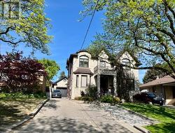 UNIT 1 - 21 FLAMINGO CRESCENT Toronto, ON M6M 4E9