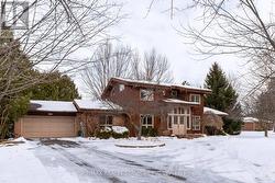 9 DAMASCUS DRIVE Caledon, ON L7C 0A4