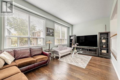 61 Poplar Crescent, Aurora, ON 
