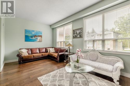 61 Poplar Crescent, Aurora, ON 