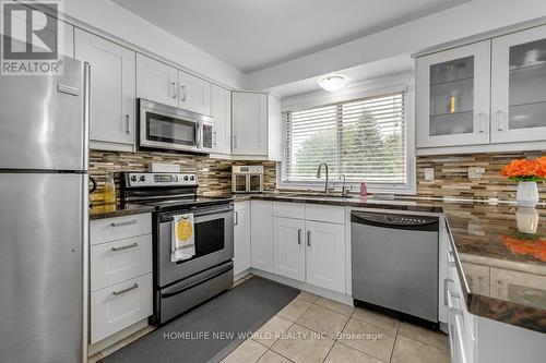 61 Poplar Crescent, Aurora, ON 