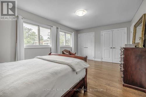 61 Poplar Crescent, Aurora, ON 