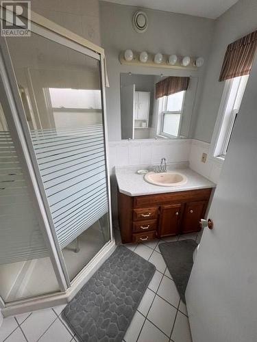 128 Bennett Drive, Gander, NL - Indoor Photo Showing Bathroom