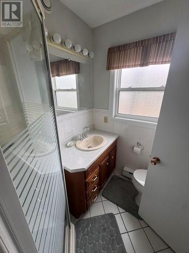 128 Bennett Drive, Gander, NL - Indoor Photo Showing Bathroom