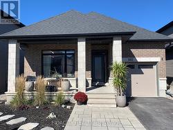565 BOBOLINK RIDGE Ottawa, ON K2S 2P4