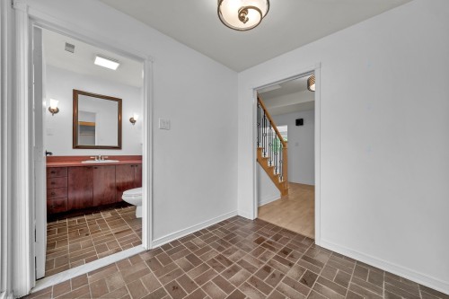 Salle d'eau - 19 Av. Westwood, Pointe-Claire, QC 