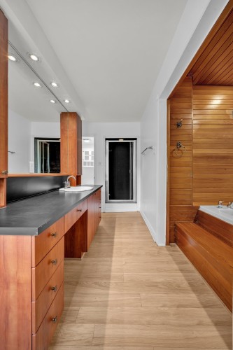 Salle de bains attenante à la CCP - 19 Av. Westwood, Pointe-Claire, QC 