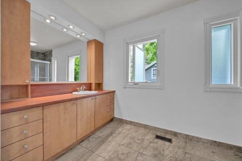 Salle de bains - 19 Av. Westwood, Pointe-Claire, QC 