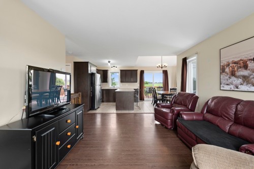 Salon - 73 Rue A. Pharand, Saint-Polycarpe, QC 