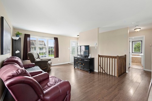 Salon - 73 Rue A. Pharand, Saint-Polycarpe, QC 