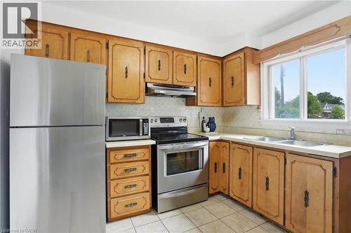 4 Duncombe Drive, Hamilton, ON 