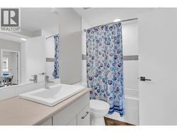 Bathroom Jack 'n Jill - 