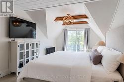 Exposed wood beams draw the eye up - 
