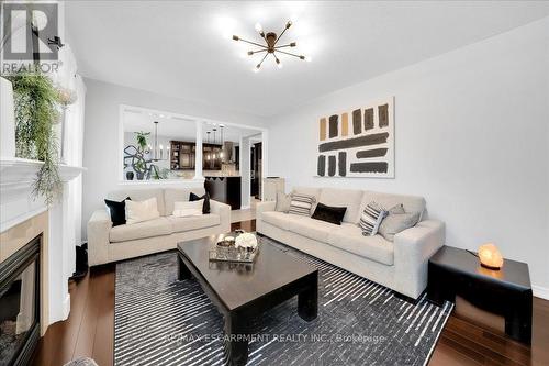1228 Fox Crescent, Milton, ON 