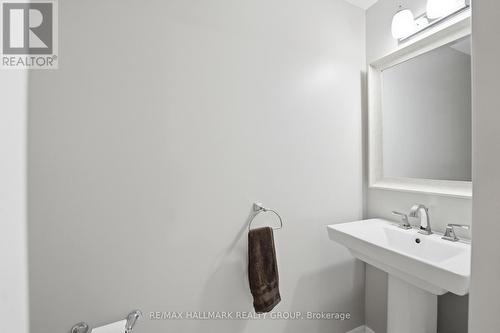 MAIN FLOOR POWDER ROOM - 670 Danaca Private, Ottawa, ON 