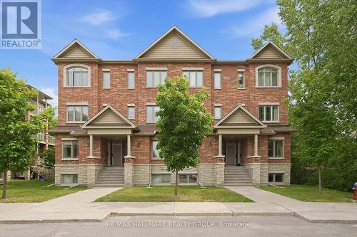 670 DANACA PRIVATE  Ottawa, ON K1K 2V7