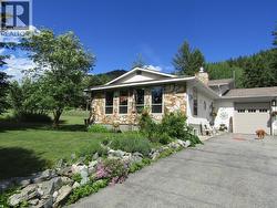 884 Strathmore Avenue Greenwood, BC V0H 1J0