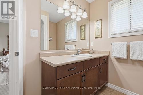 30 Pear Tree Avenue, St. Thomas, ON 