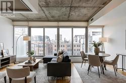 802 - 75 PORTLAND STREET Toronto, ON M5V 2M9
