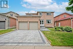 134 COOPERAGE CRESCENT Richmond Hill, ON L4C 9L7
