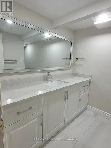 39 CANDLEBROOK CRESCENT , Toronto, Ontario M1W 4B3 2